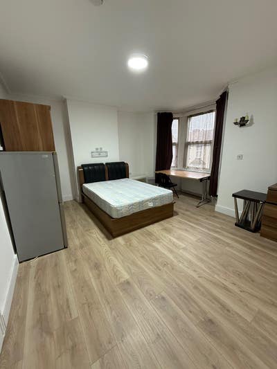 Beautiful Double Rooms to Rent in Hounslow Central Main Photo
