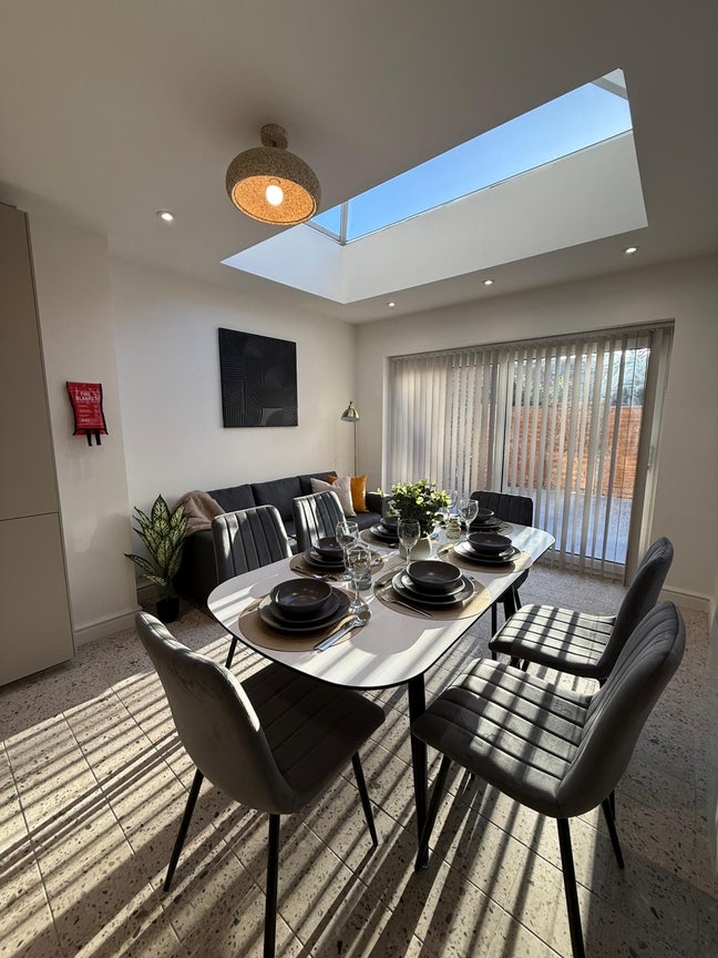 ✨🏡 ✨ Brand New Ensuite Rooms– Stamford Hill Main Photo