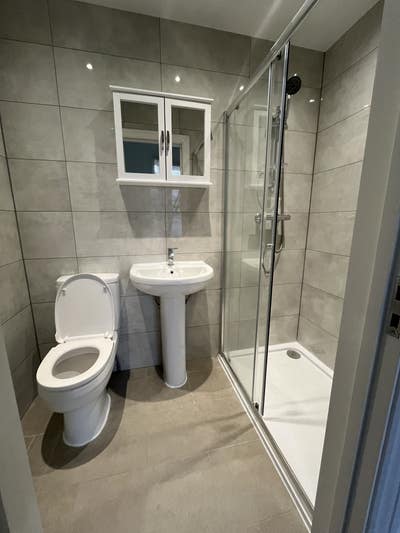 Spacious Ensuite Double Room Main Photo