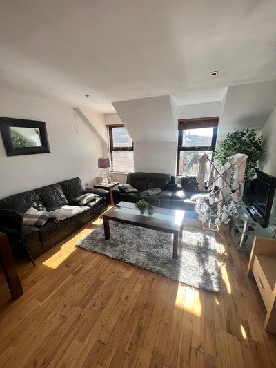 Room for rent Main Photo