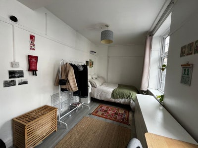 Large & Bright Brick Lane Room Available Asap  Main Photo