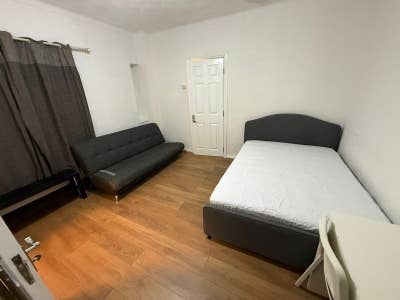 2 Lovely En-Suite Room Available Near LimehouSE14 Main Photo