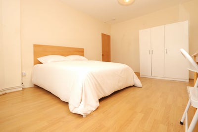 Really Close to Holloway Road Tube & Islington Main Photo