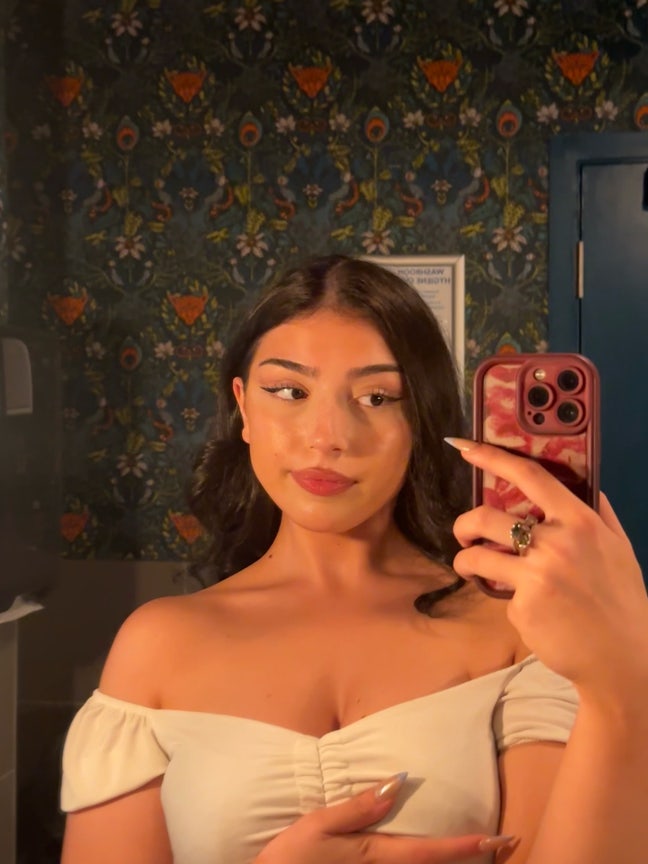 Looking for a double room - Friendly & clean  Main Photo