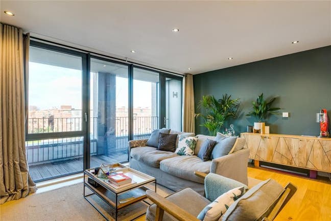 Room available-Elegant 2 Bed Flat in Notting Hill Main Photo