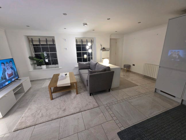  Double Room-Private Bathroom-Newly Refurbish Flat Main Photo