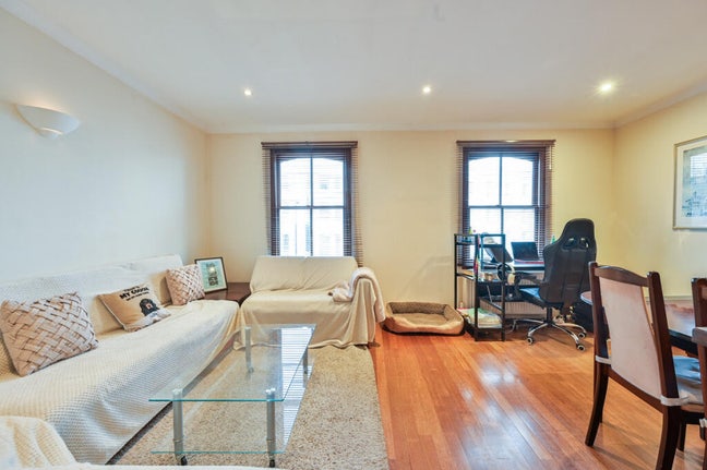 1 Bed in the Heart of Fulham Broadway! Main Photo