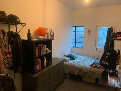 Double room in spacious, creative warehouse Main Photo