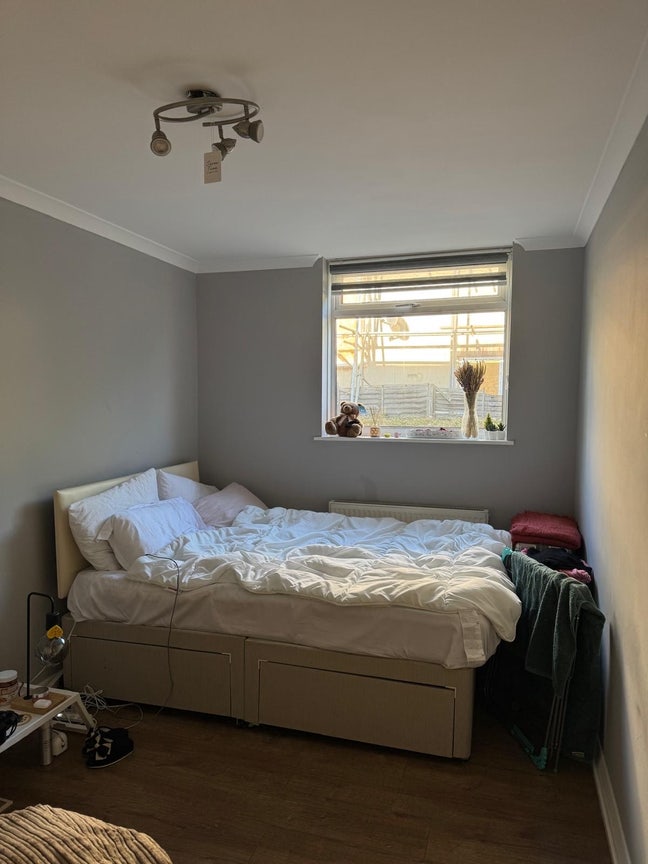 Double room in Ealing Broadway &pound;800pm  Main Photo