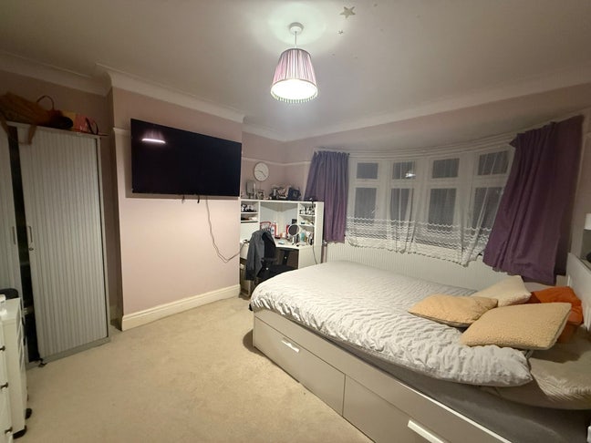 Very spacious double room Arnos Grove  Main Photo