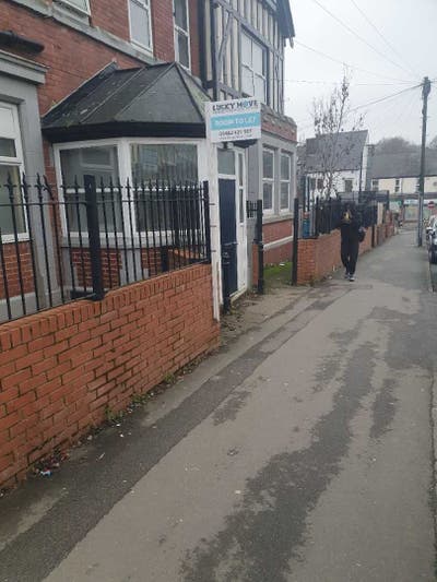 Beautiful en-suite studio flat with private kitche Main Photo