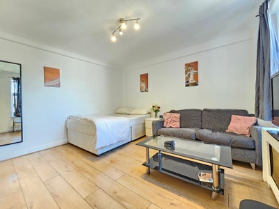 A spacious self contained Studio in W2  Main Photo
