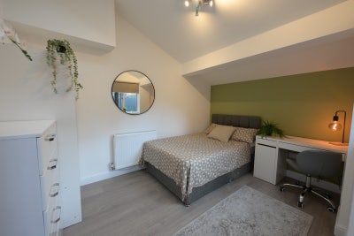 Designer 9 Bed Fallowfield  🏡 3D Tour Available  Main Photo