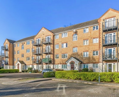 Modern Small Double Room N11 Available Mid-April Main Photo