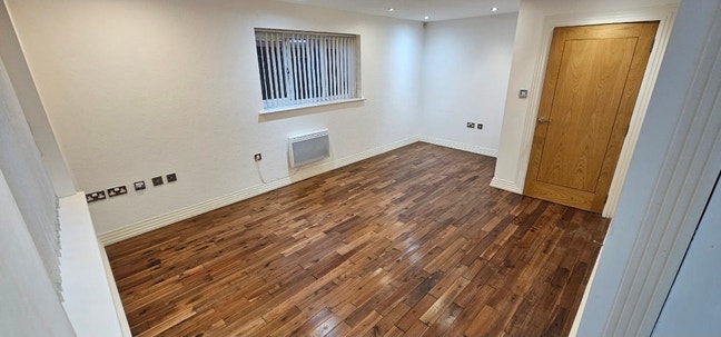 2 bed flat, near all amenaties Northenden m22,  Main Photo