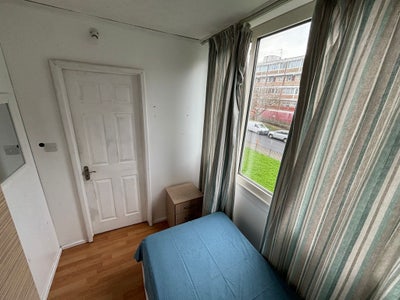 Lovely box room  Main Photo