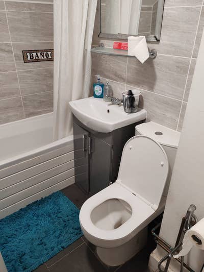 Ensuite room  Main Photo