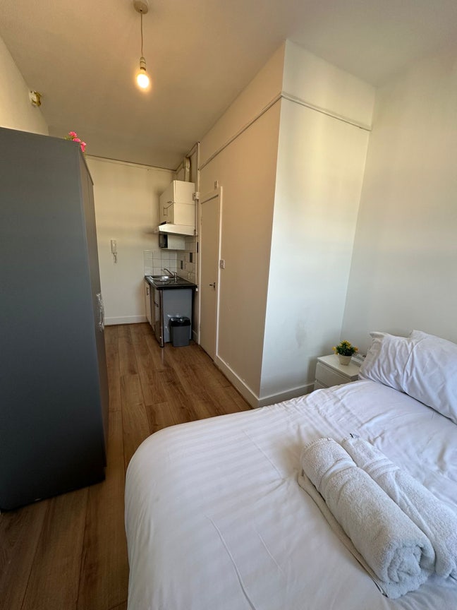 Luxury Studio  Main Photo