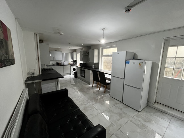 Llanbleddian Gardens Main Photo