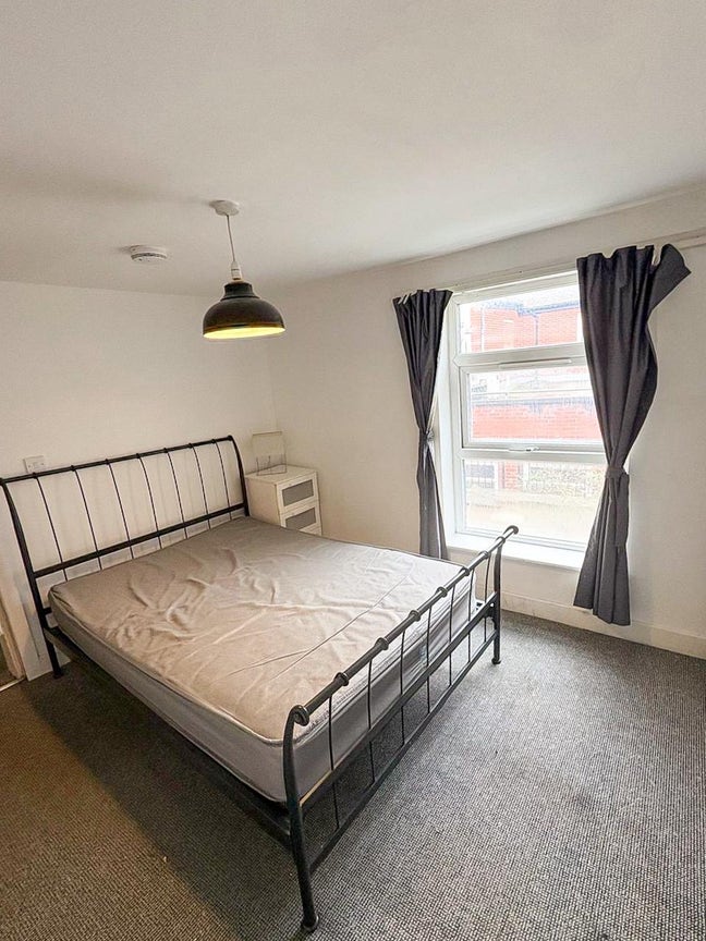 4 Bed All Male Flat in Didbsury Village Main Photo