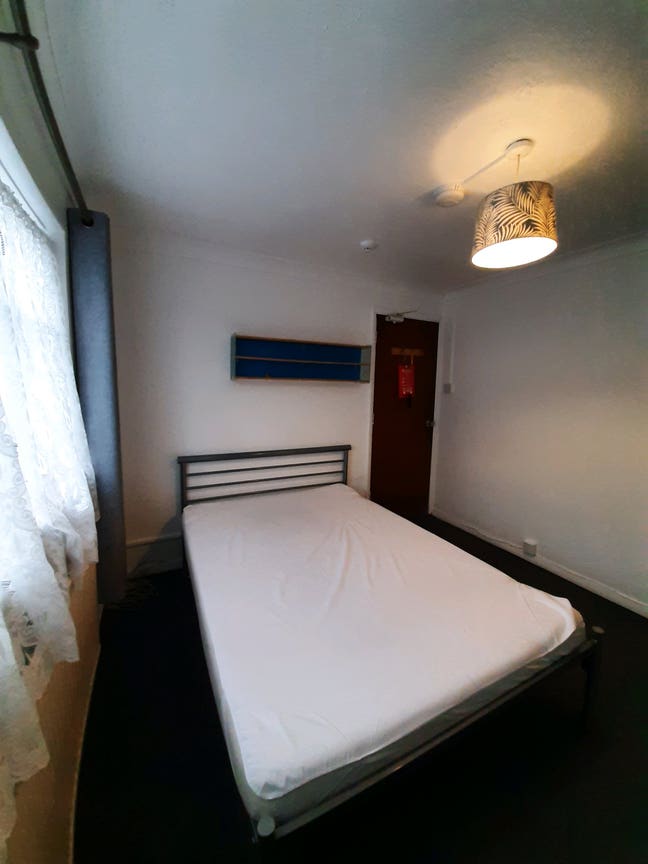 Double Room CM20 &pound;160 a Week.  Main Photo