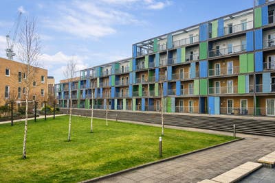 2 Bed Flat | Next To Station | Parking ⭐ Main Photo