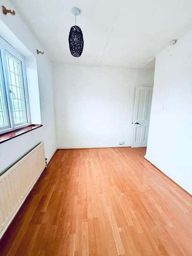 Spacious Double Room Available – Bills Included Main Photo