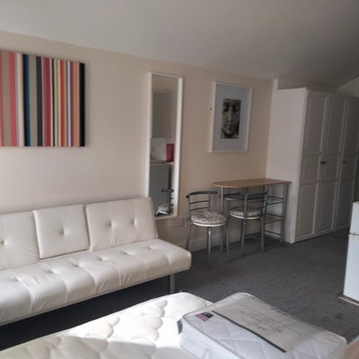 Beautiful Studio flat in cf24, &pound;895  Main Photo