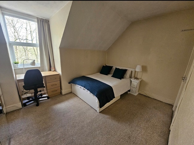  Available Now Big Double Room - SO15  Main Photo