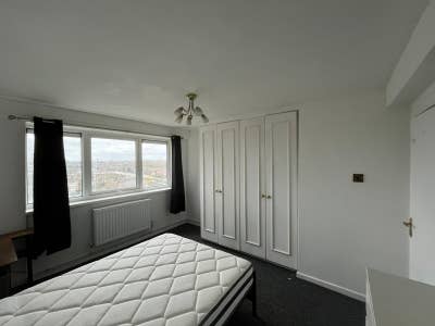 Amazing Panoramic 3-bed flat!! Av. NOW Main Photo