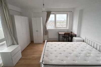 3 Rooms in a 3-bed flat in Queen's Park AV. NOW!! Main Photo