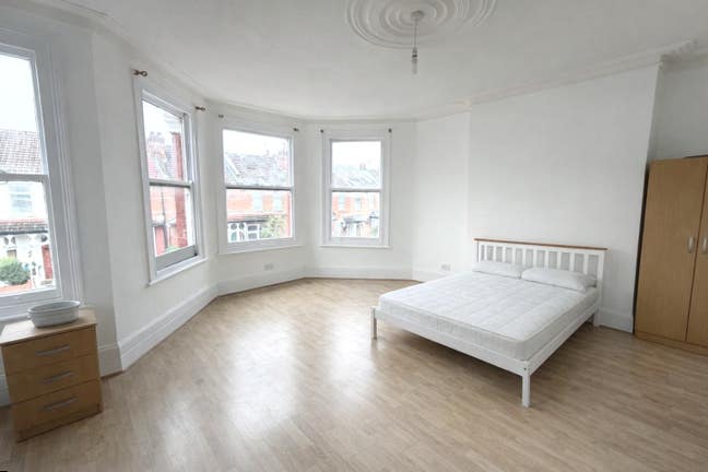 ***Spacious Double Room to Rent, N22*** Main Photo