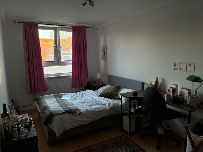 Spacious Brixton double Main Photo