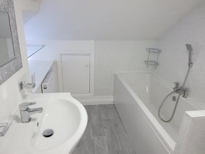 Newly refurbished room, first time to the market. Main Photo