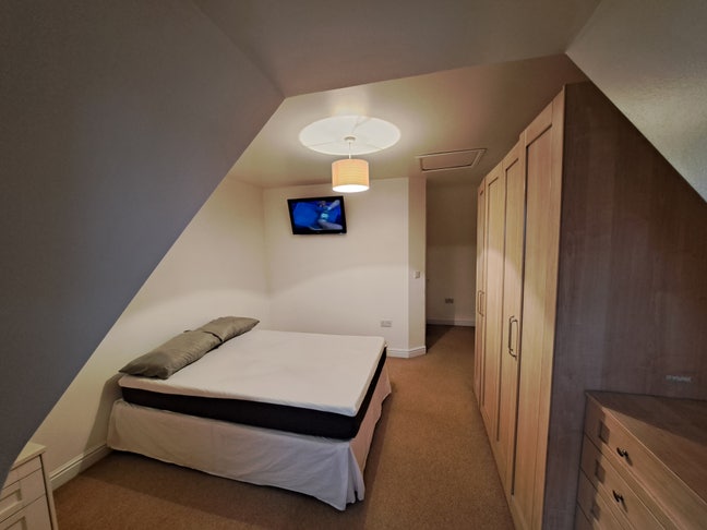 En-suite large room  Main Photo