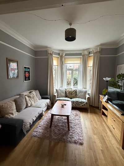 Room in Friendly 4 bed house Main Photo