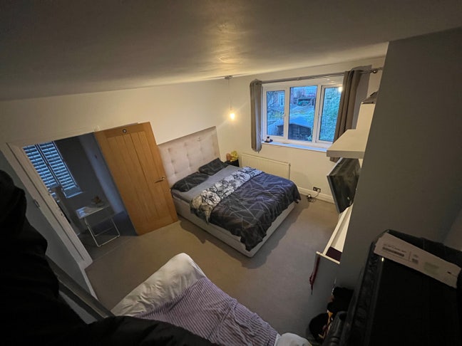 Amazing house with double room to rent  Main Photo