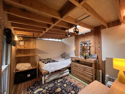 Private cabin with sauna in garden. Main Photo