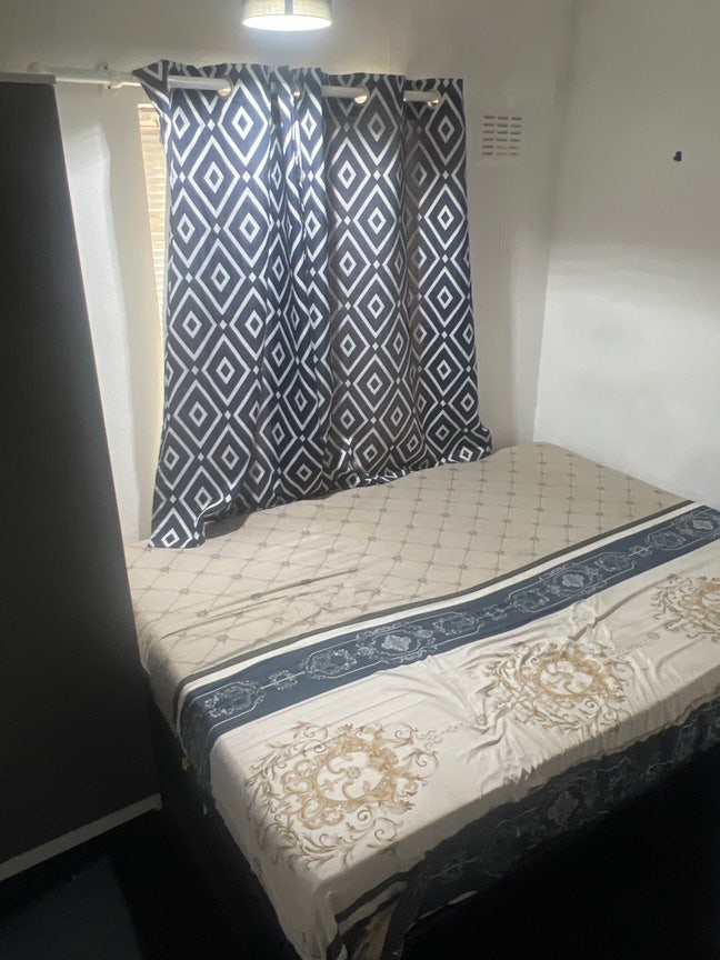 One single and one double rooms to rent Main Photo