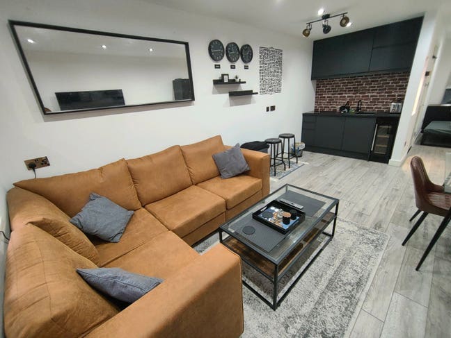 Studio Apartment - All Bills Included Main Photo