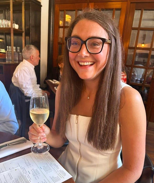 Northern gal looking for a double room Main Photo