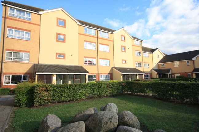 Feltham - One Bedrom Flat  Main Photo