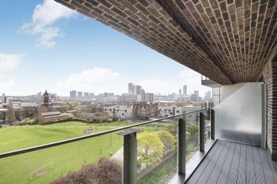 1 Double Bedroom with Private Bathroom Main Photo