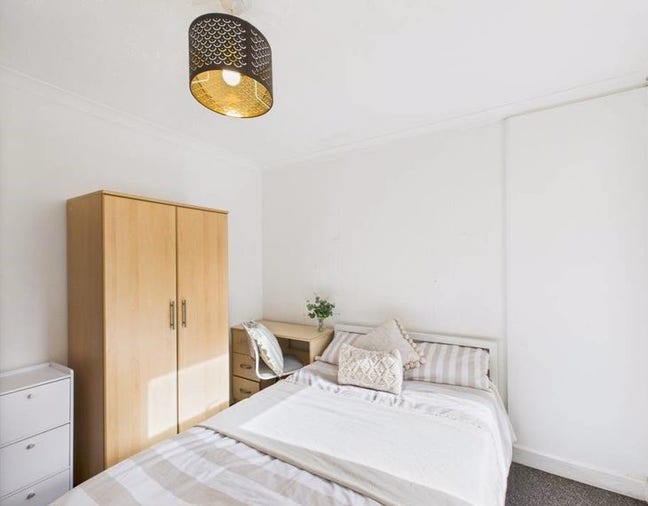 Rooms in Professional Houseshare!! Nr Elmgrove Rd  Main Photo