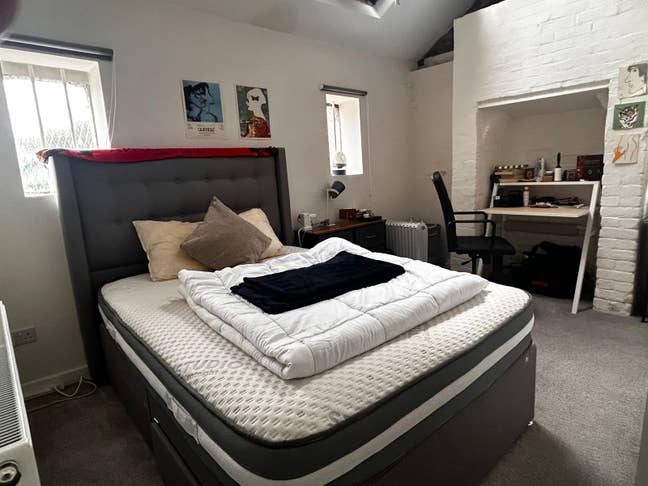 Spacious double furnished room. ALL bills include. Main Photo