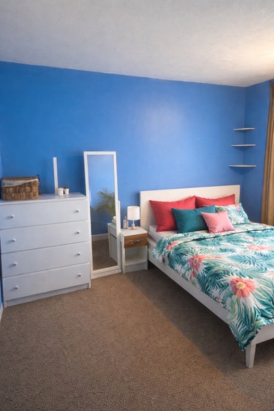 Double bedroom near Frimley hospital Main Photo