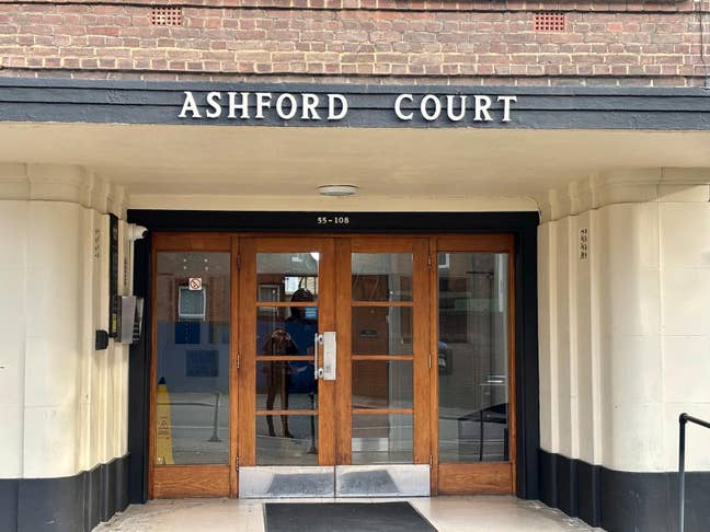 Bright 2-Bed | Jubilee 10 mins Main Photo