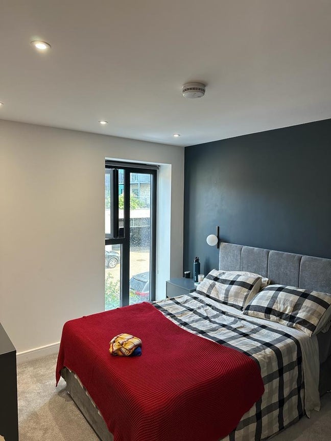 Spacious Ensuite Room in Modern New Build  Main Photo