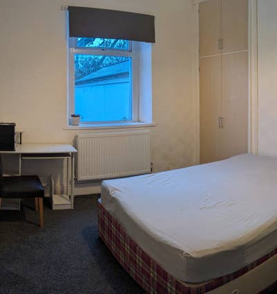 Double Room - All Bills Included - Separate fridge Main Photo
