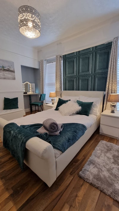 Stunning SINGLE room!! Main Photo